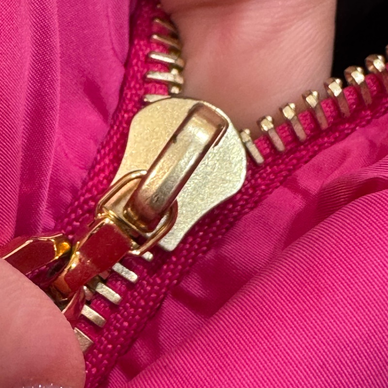 LV桃+黑尼龍三合一斜背包❤️限量款必買一顆包兩個人背✨✨-32