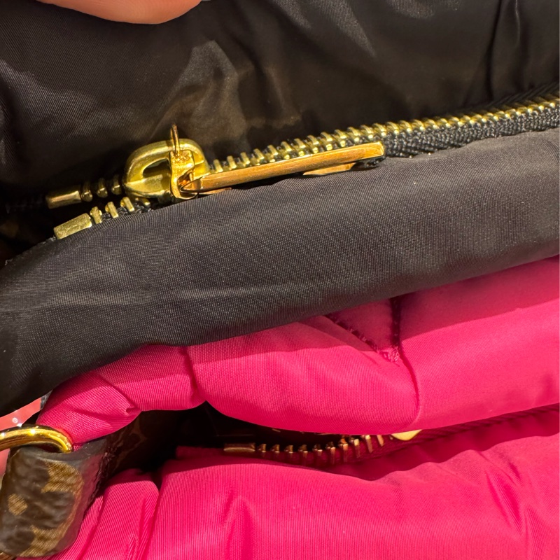 LV桃+黑尼龍三合一斜背包❤️限量款必買一顆包兩個人背✨✨-40