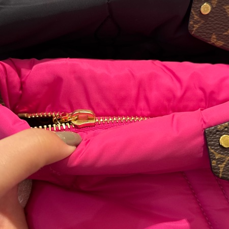 LV桃+黑尼龍三合一斜背包❤️限量款必買一顆包兩個人背✨✨-60