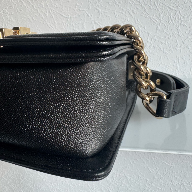 chanel黑色淡金boy20 天菜尺寸 超特別上面有logo❤️-7