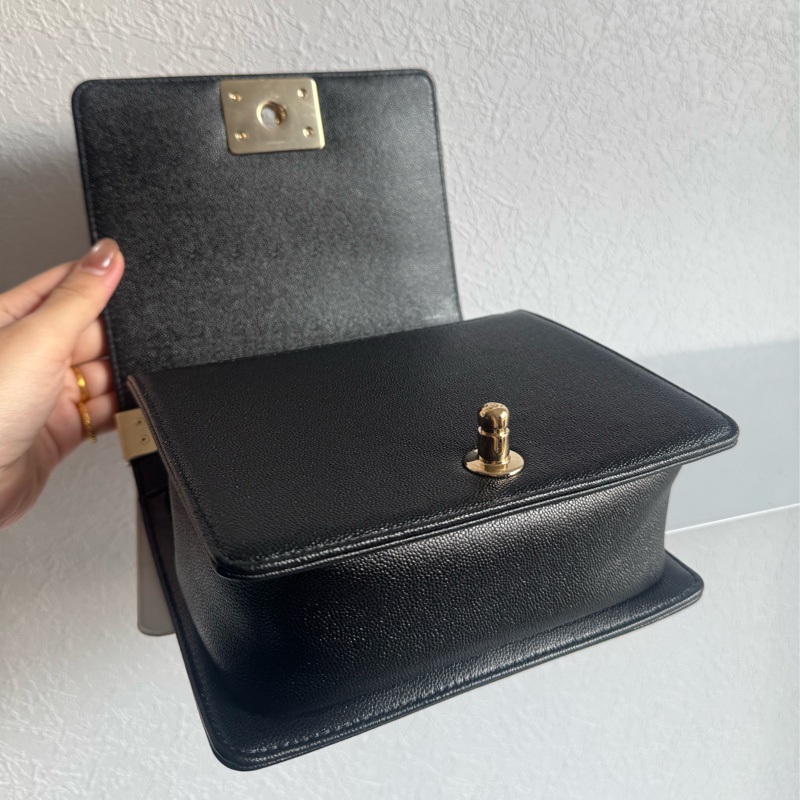 chanel黑色淡金boy20 天菜尺寸 超特別上面有logo❤️-10