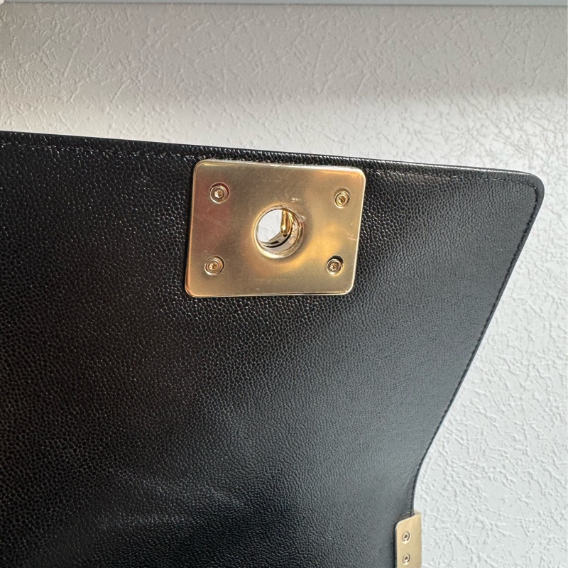 chanel黑色淡金boy20 天菜尺寸 超特別上面有logo❤️-13