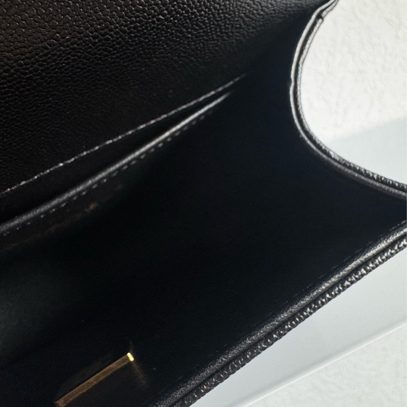 chanel黑色淡金boy20 天菜尺寸 超特別上面有logo❤️-25