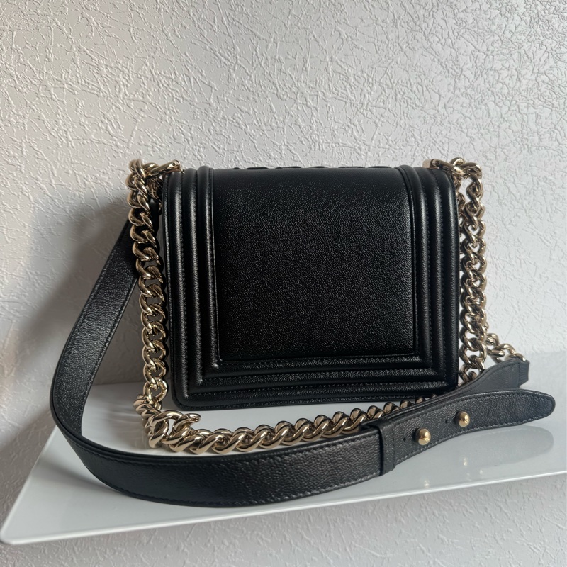 chanel黑色淡金boy20 天菜尺寸 超特別上面有logo❤️-28