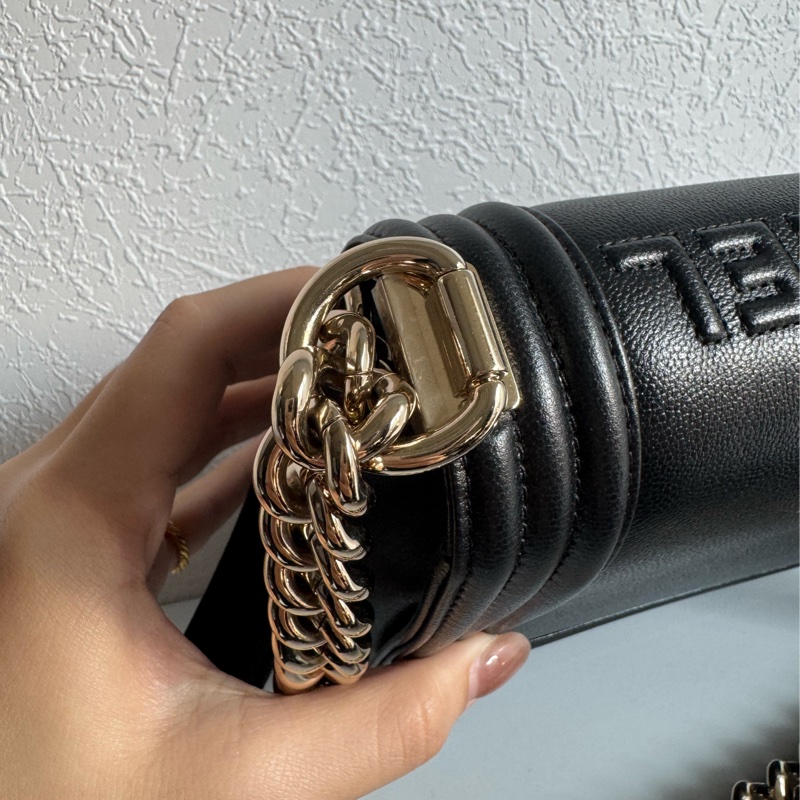 chanel黑色淡金boy20 天菜尺寸 超特別上面有logo❤️-33