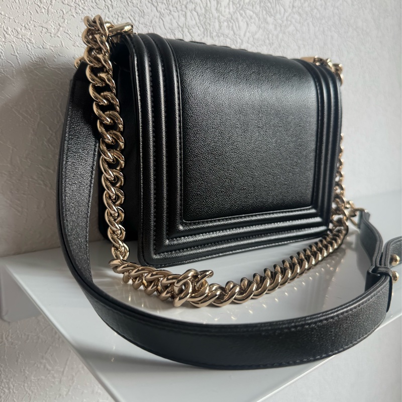 chanel黑色淡金boy20 天菜尺寸 超特別上面有logo❤️-35