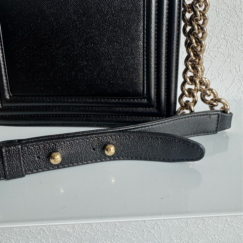 chanel黑色淡金boy20 天菜尺寸 超特別上面有logo❤️-36