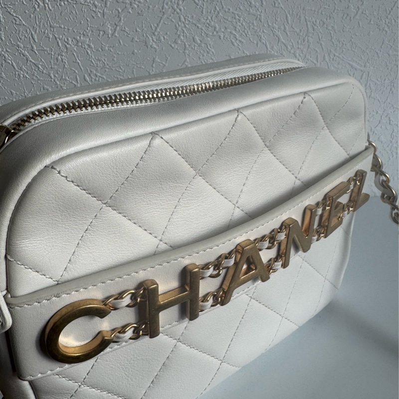 Chanel白色金立體字母相機包❤️部分膠膜未撕-25