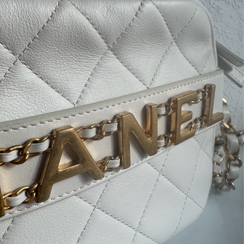Chanel白色金立體字母相機包❤️部分膠膜未撕-41