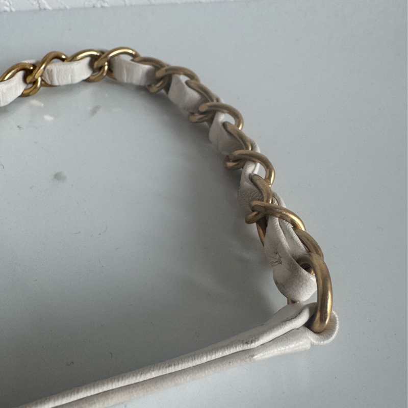 Chanel白色金立體字母相機包❤️部分膠膜未撕-44