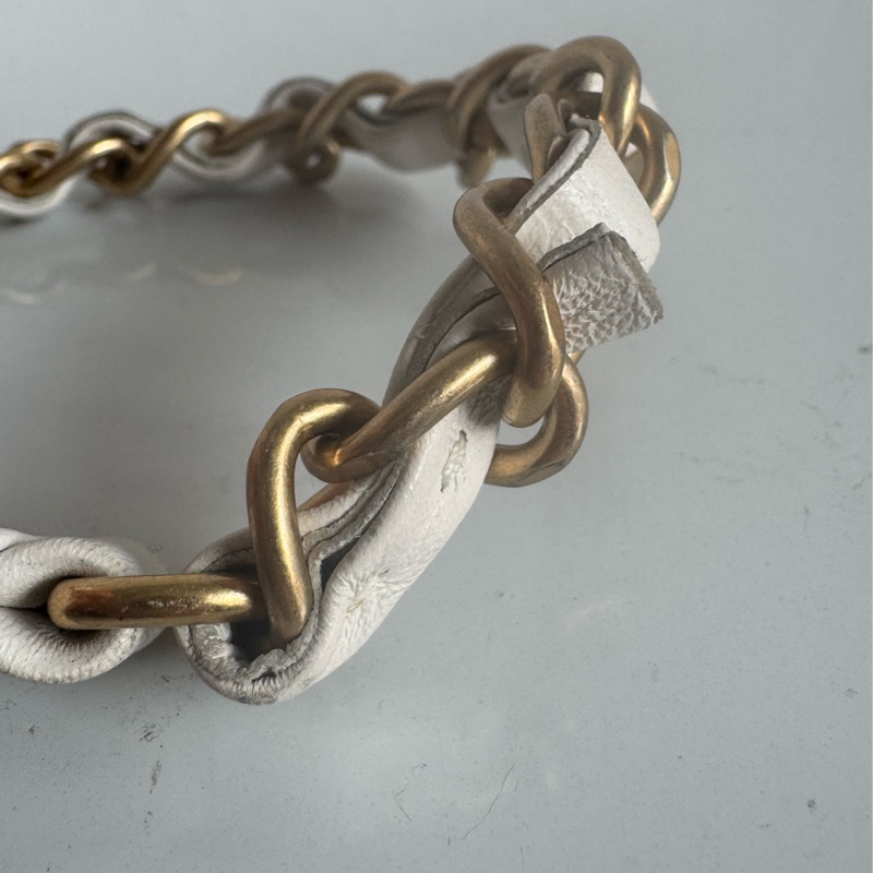 Chanel白色金立體字母相機包❤️部分膠膜未撕-52