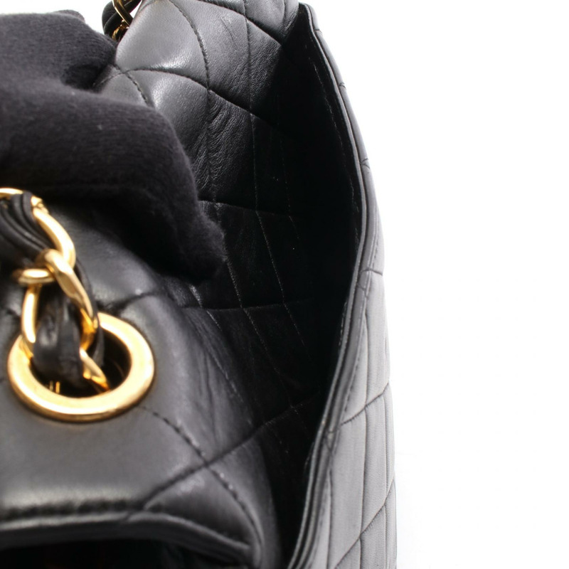 香奈兒 (CHANEL) 絎縫鏈條肩背斜背包，羊皮材質，黑色，金色五金，二手女款-5