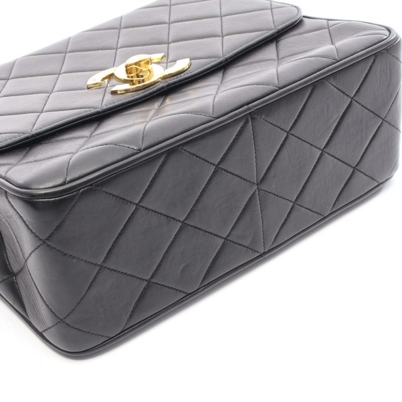 香奈兒 (CHANEL) 絎縫鏈條肩背斜背包，羊皮材質，黑色，金色五金，二手女款-8