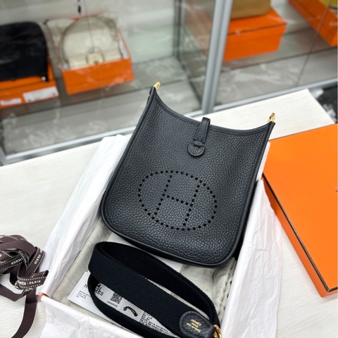 【附件全套除票】 Hermes 黑金mini Evelyne W刻 tc 單肩包
