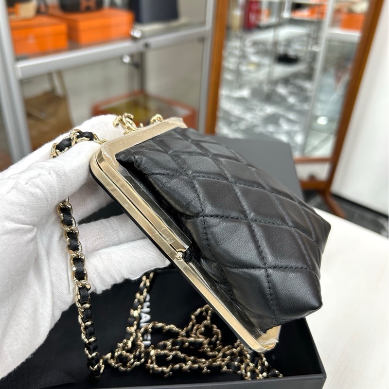 【全新閒置五金膜還在】Chanel 22C黑金蛙口斜挎晚宴包 斜挎包-2