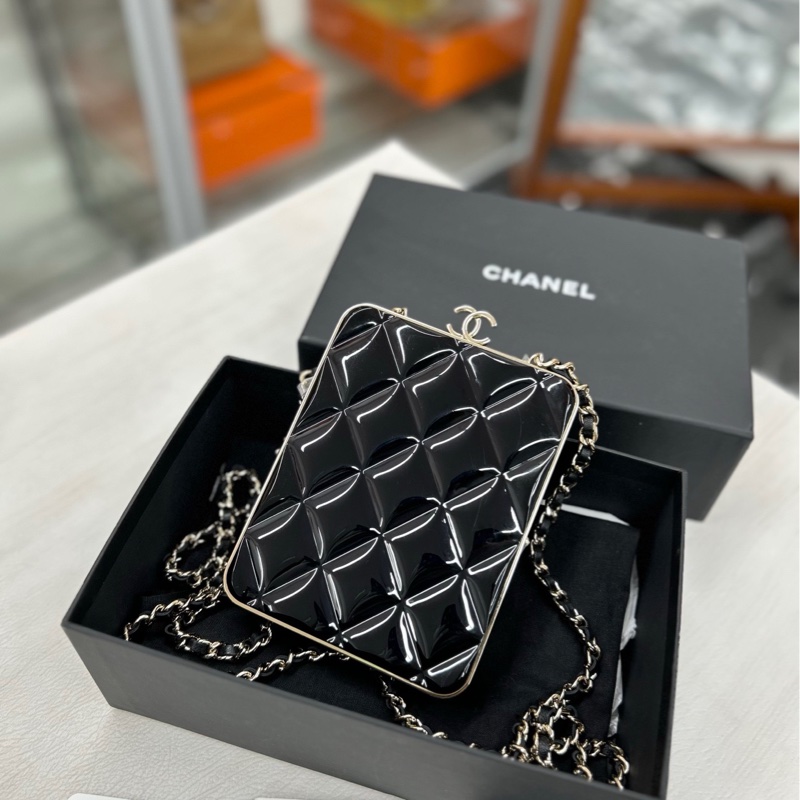 【全新閒置五金膜還在】Chanel 22C黑金蛙口斜挎晚宴包 斜挎包-3