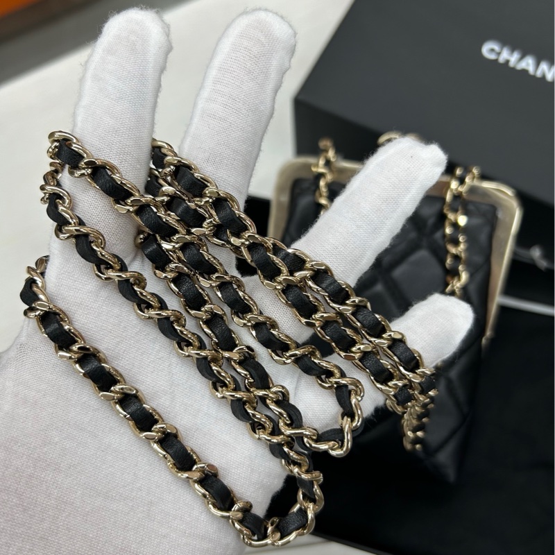 【全新閒置五金膜還在】Chanel 22C黑金蛙口斜挎晚宴包 斜挎包-4