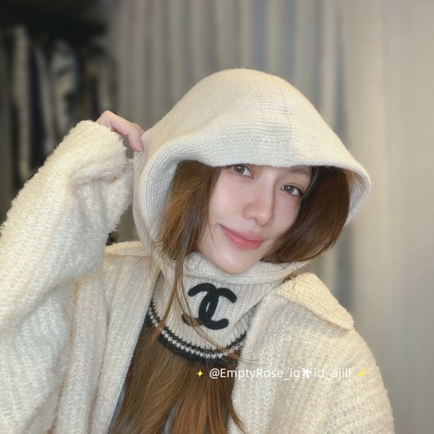 CHANEL 圍巾毛帽2合1 🛼巴拉克拉帽滑雪必備呀🏂全新稀有單品