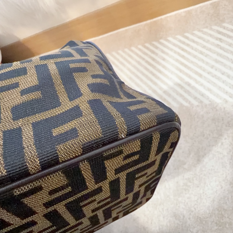 Fendi 老花Zucca大號飯盒包 便當包 金扣 vintage FF-14