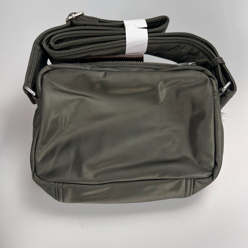 全新品 BURBERRY 綠雙層尼龍側背包-1