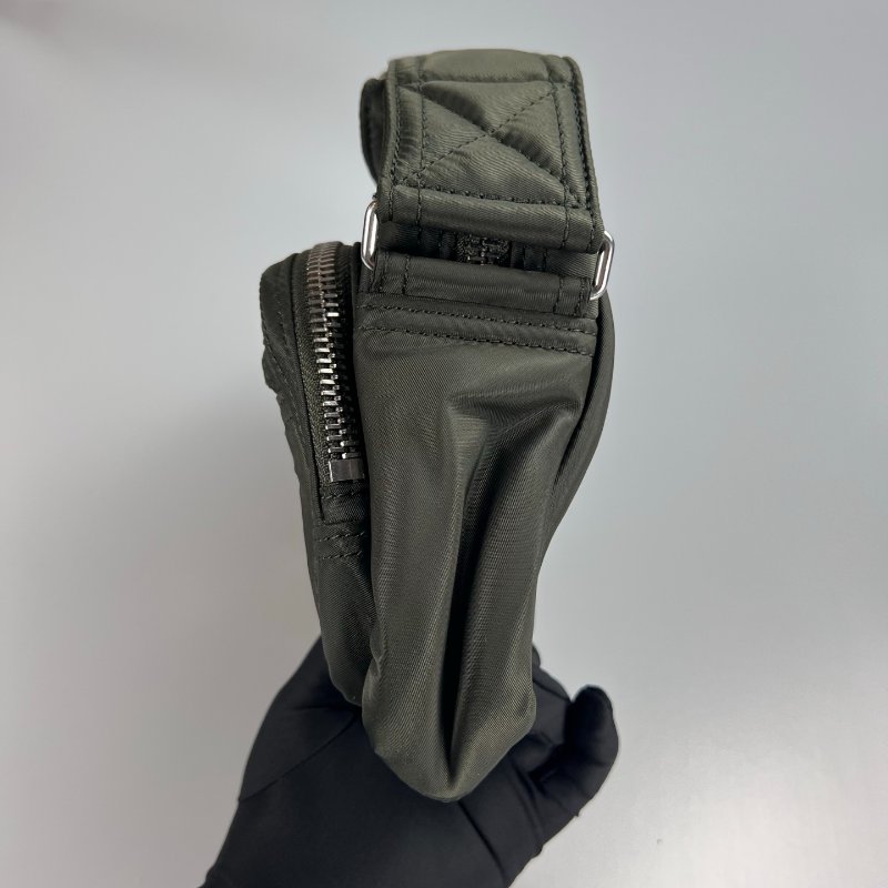 全新品 BURBERRY 綠雙層尼龍側背包-2