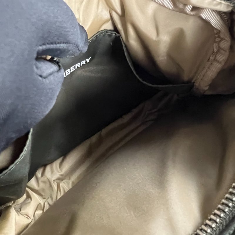 全新品 BURBERRY 綠雙層尼龍側背包-6