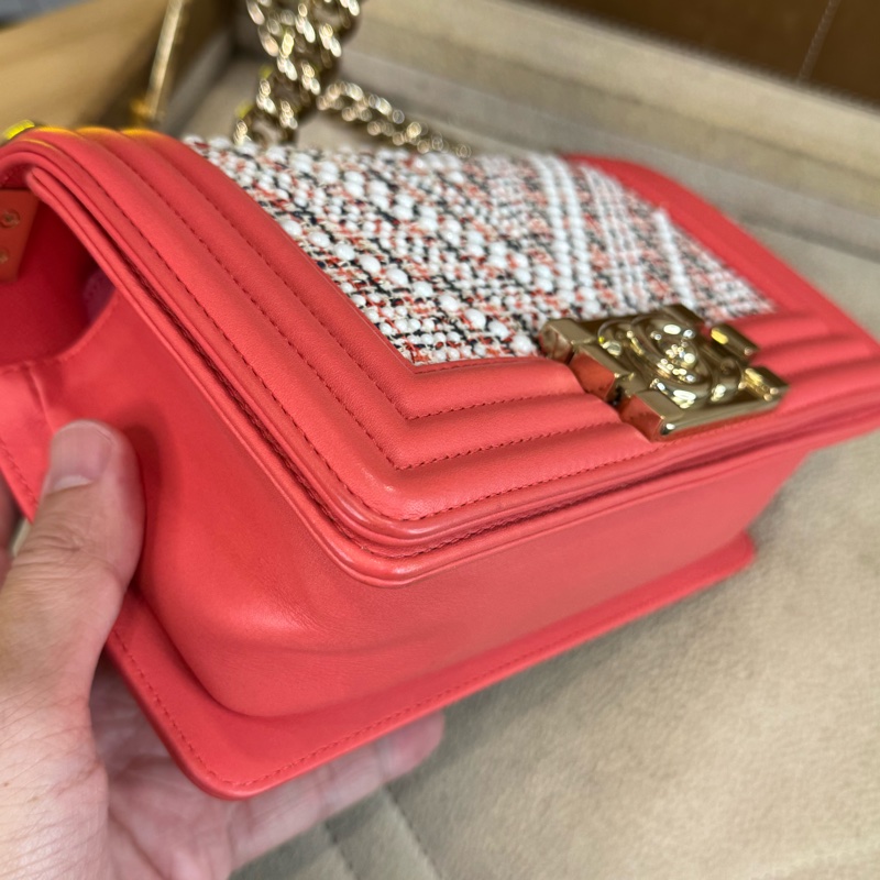 上架中🔑Chanel 粉橘珍珠編織BOY 20翻蓋鍊包-3