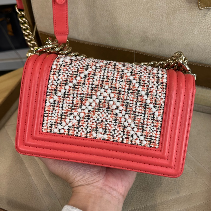 上架中🔑Chanel 粉橘珍珠編織BOY 20翻蓋鍊包-7