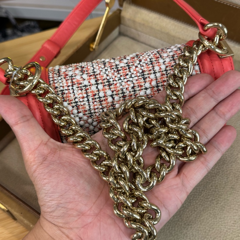 上架中🔑Chanel 粉橘珍珠編織BOY 20翻蓋鍊包-12