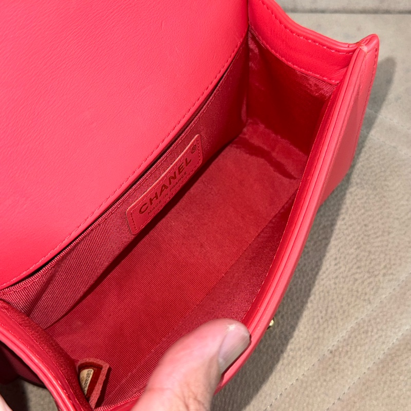 上架中🔑Chanel 粉橘珍珠編織BOY 20翻蓋鍊包-15