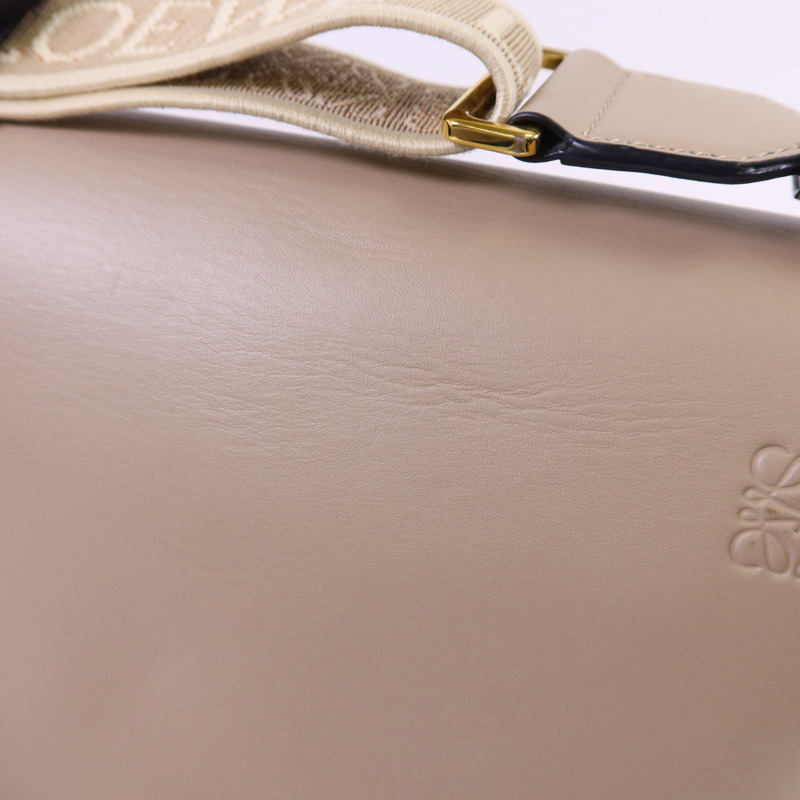 LOEWE 牛皮皮革Small Gate Bag金扣肩背袋-14