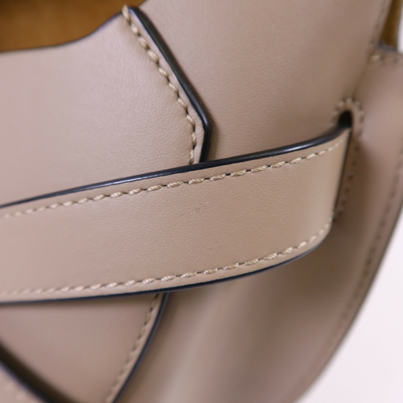 LOEWE 牛皮皮革Small Gate Bag金扣肩背袋-15
