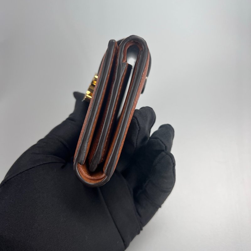 全新品 CELINE   黃褐色VICTOIRE三折短夾-2