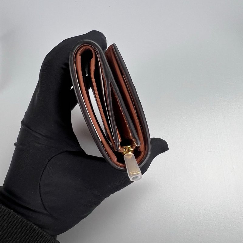 全新品 CELINE   黃褐色VICTOIRE三折短夾-3