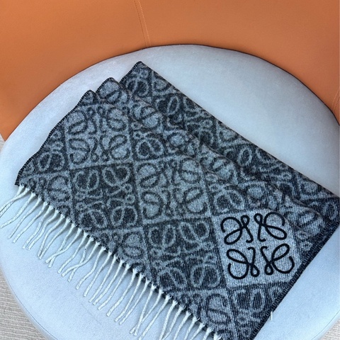 【全新🆕】LOEWE Anagram scarf羊絨羊毛刺繡 圍巾頸巾 深灰色