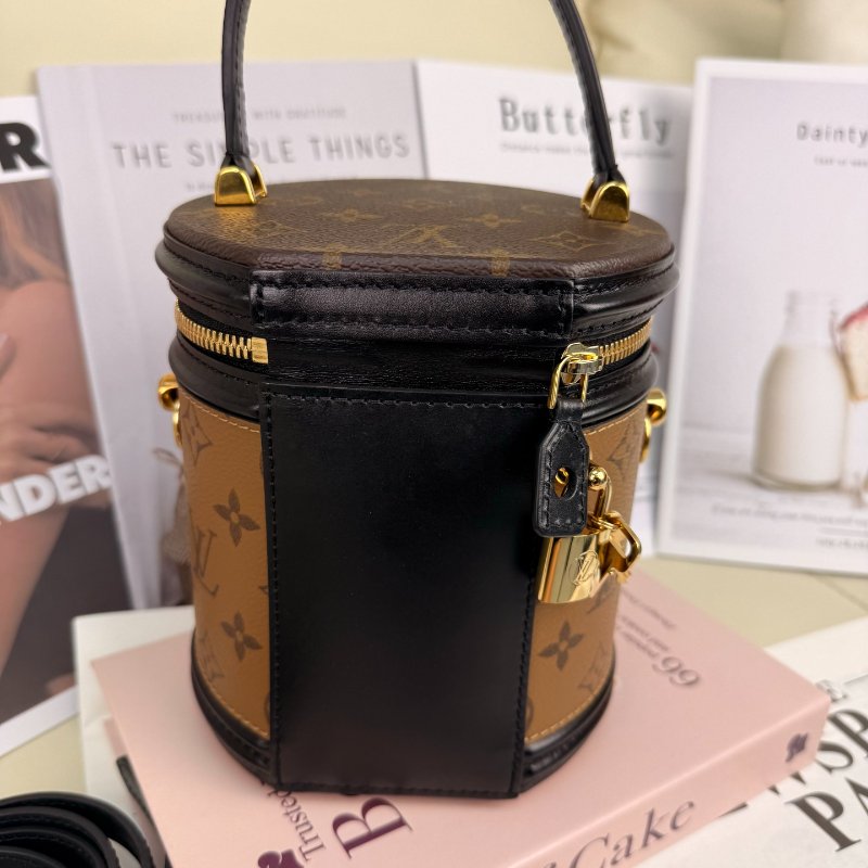 LV Cannes 焦糖色 老花 塗層帆布拼牛皮 小號 發財桶-1