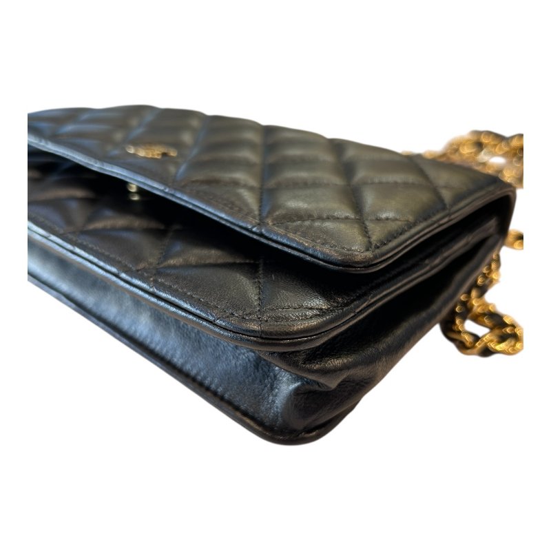 CHANEL黑金羊皮菱格紋WOC鏈包-6