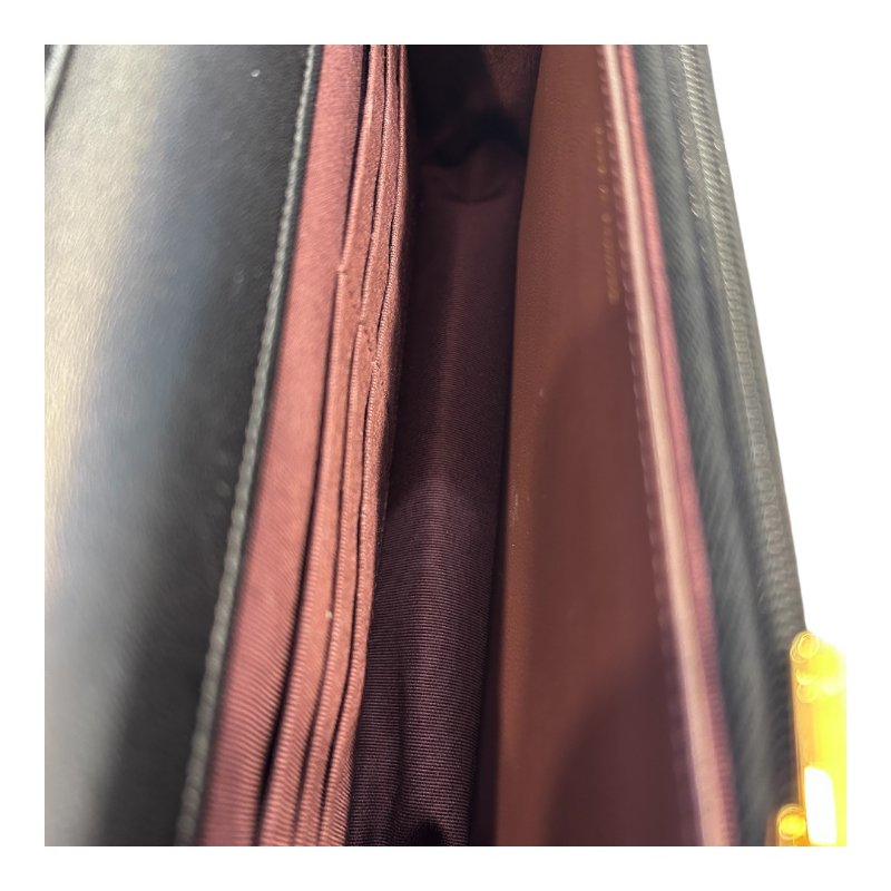 CHANEL黑金羊皮菱格紋WOC鏈包-7