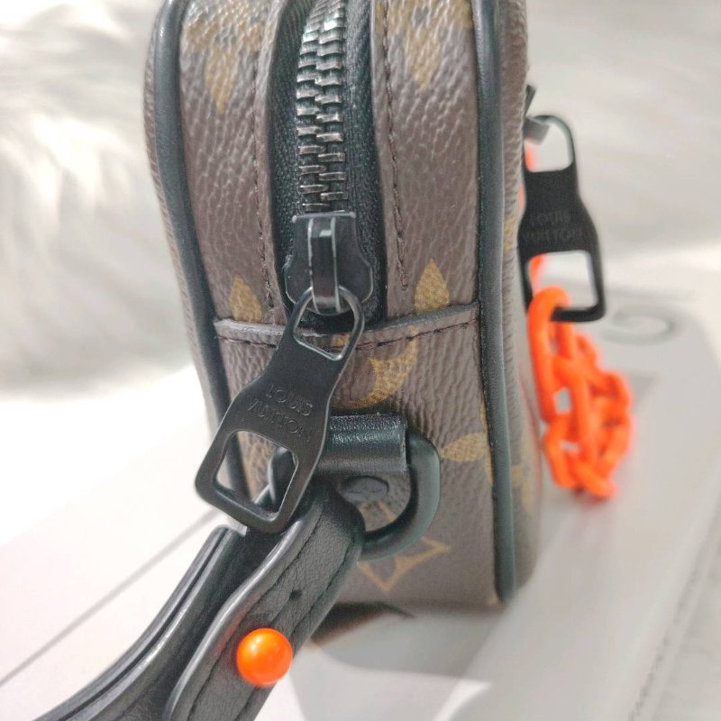 LV 路易威登 老花 手拿包-4