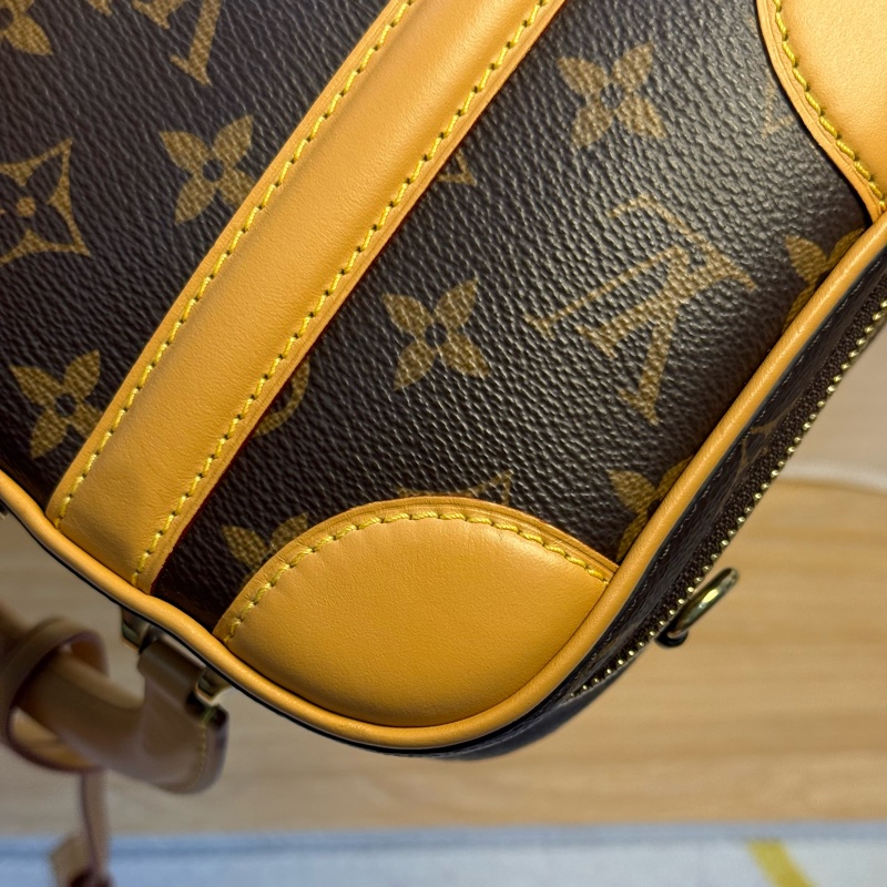 (香港購證全配)Lv Valisette BB 兩用手提斜背包-16