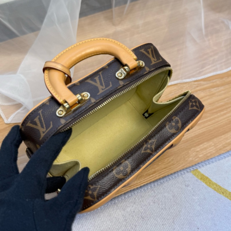 (香港購證全配)Lv Valisette BB 兩用手提斜背包-17
