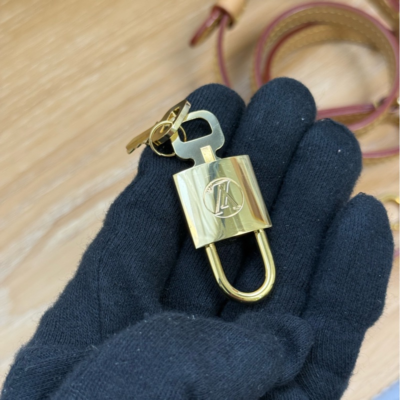 (香港購證全配)Lv Valisette BB 兩用手提斜背包-24