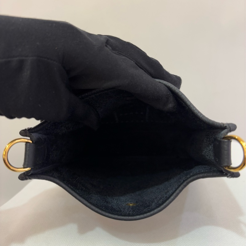 黑牛皮金釦MINI EVELYNE TC皮-8