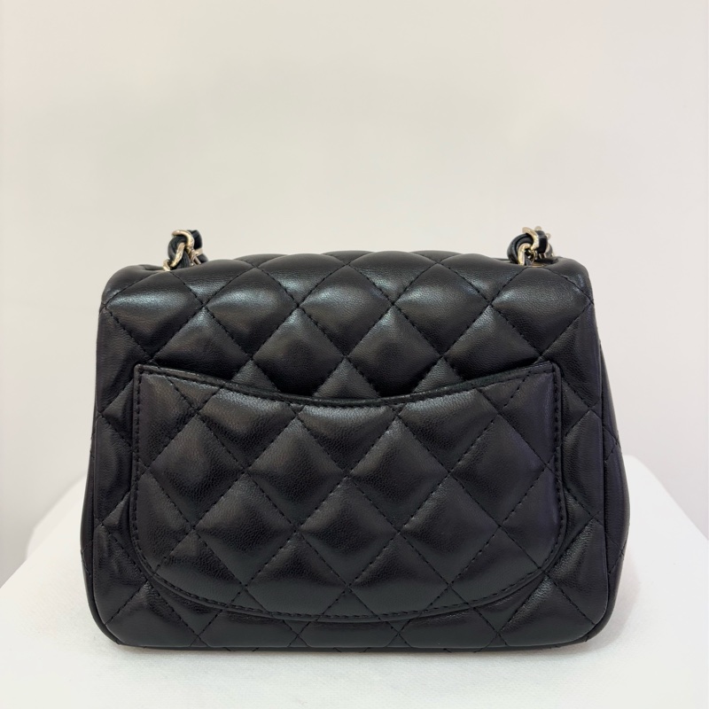 CHANEL黑羊皮金釦方胖17cm-2