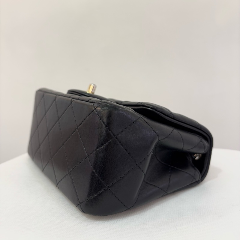 CHANEL黑羊皮金釦方胖17cm-7