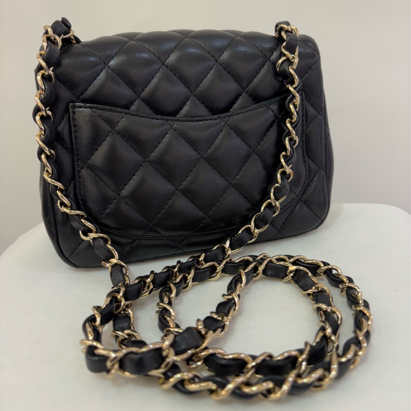 CHANEL黑羊皮金釦方胖17cm-12