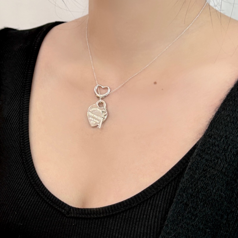 莉亞精品♡ Tiffany&co 鑰匙愛心項鍊 +心型墜飾 二手美品-0