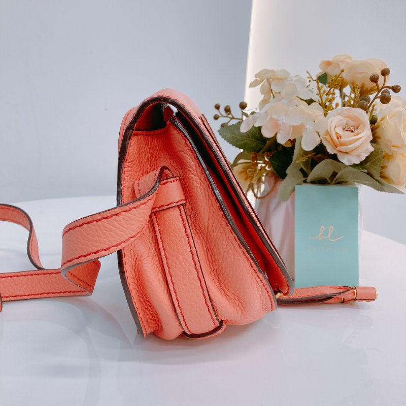 MS0482 Chloe 蔻依 半月 馬鞍 牛皮 小號 蜜桃色 珊瑚色 金扣 斜背包 Marcie Saddle Crossbody Bag Small Peach x GHW-3