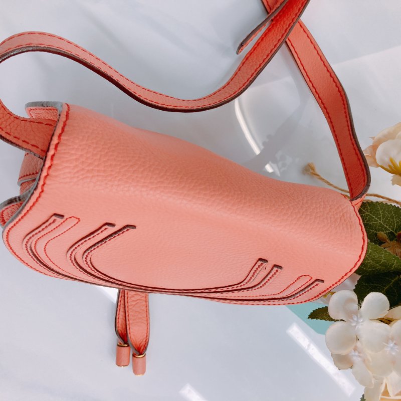 MS0482 Chloe 蔻依 半月 馬鞍 牛皮 小號 蜜桃色 珊瑚色 金扣 斜背包 Marcie Saddle Crossbody Bag Small Peach x GHW-9