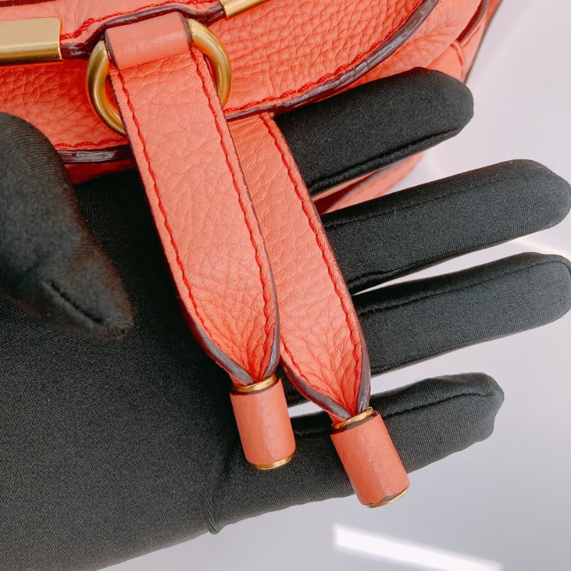 MS0482 Chloe 蔻依 半月 馬鞍 牛皮 小號 蜜桃色 珊瑚色 金扣 斜背包 Marcie Saddle Crossbody Bag Small Peach x GHW-17